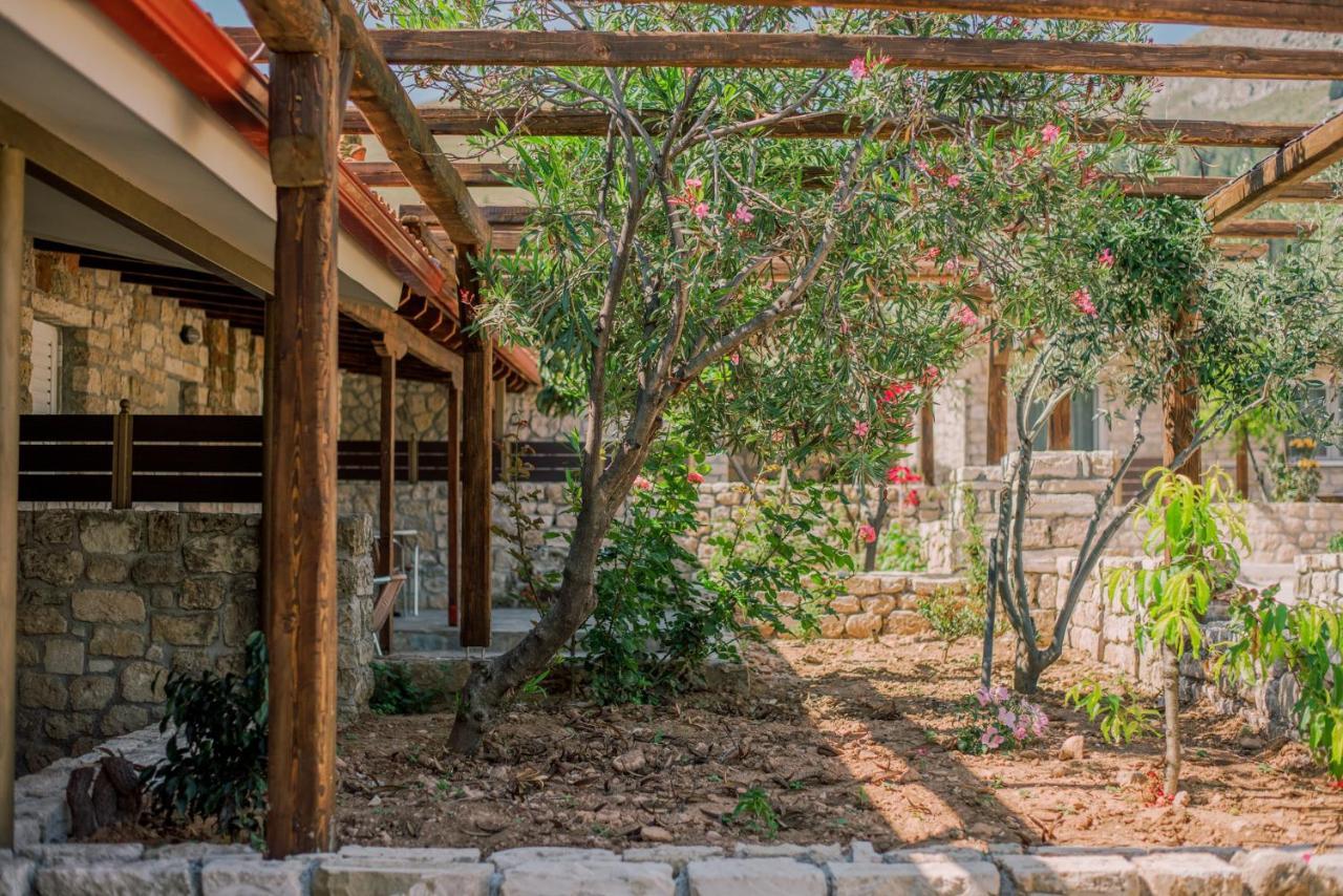 Acrocorinth Apartments Exterior photo